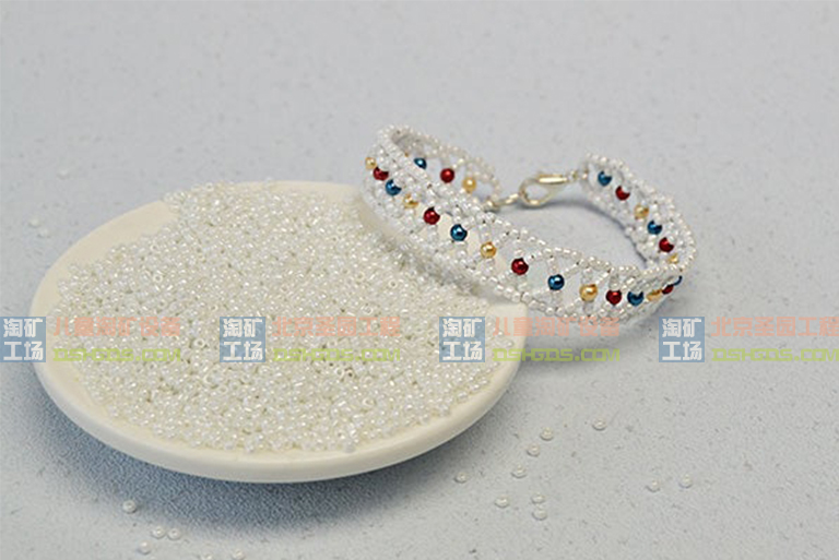 關(guān)于如何用彩色珍珠珠制作手工種子珠手鏈的教程